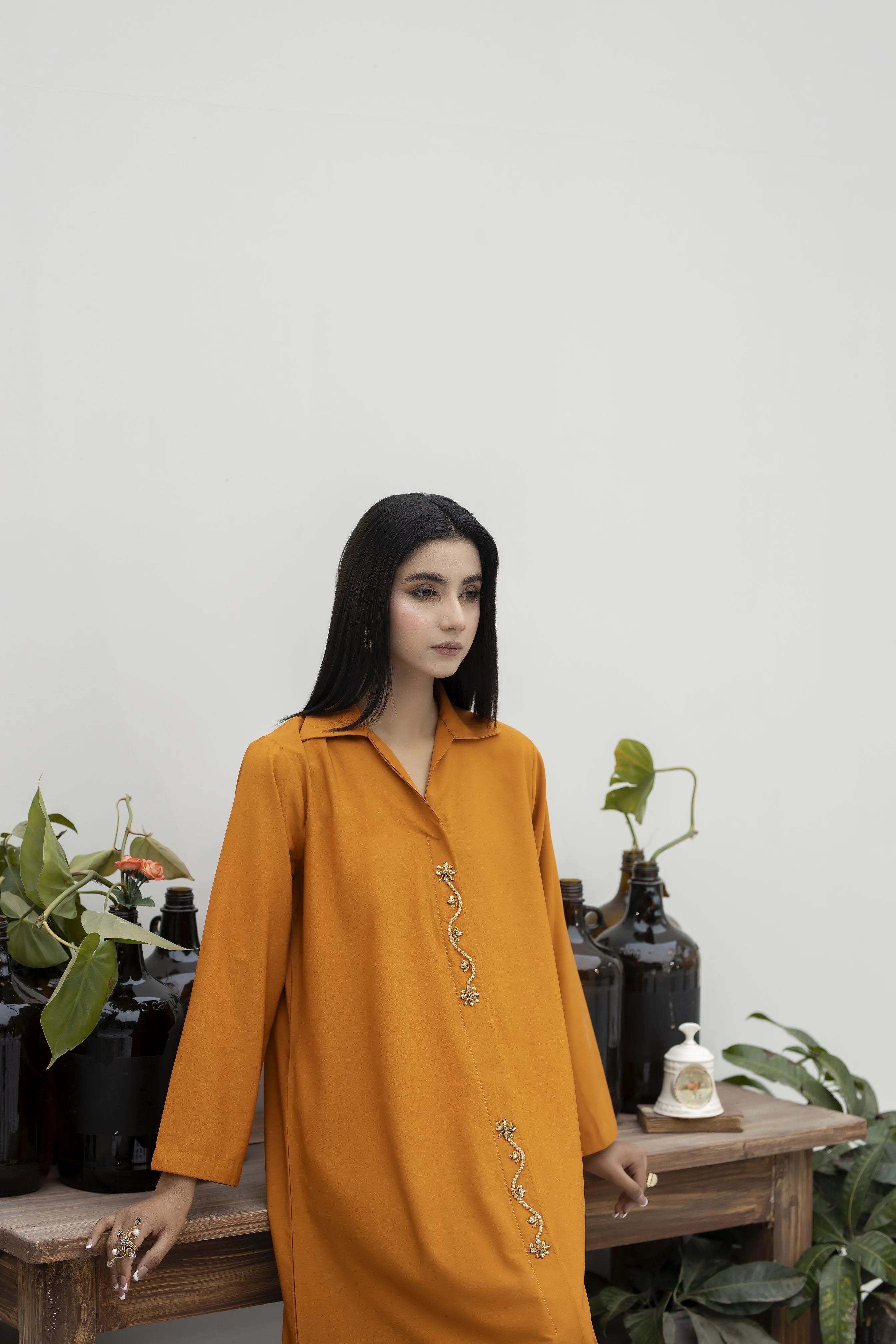 LUXURY SOLIDS BY AIN LSA1