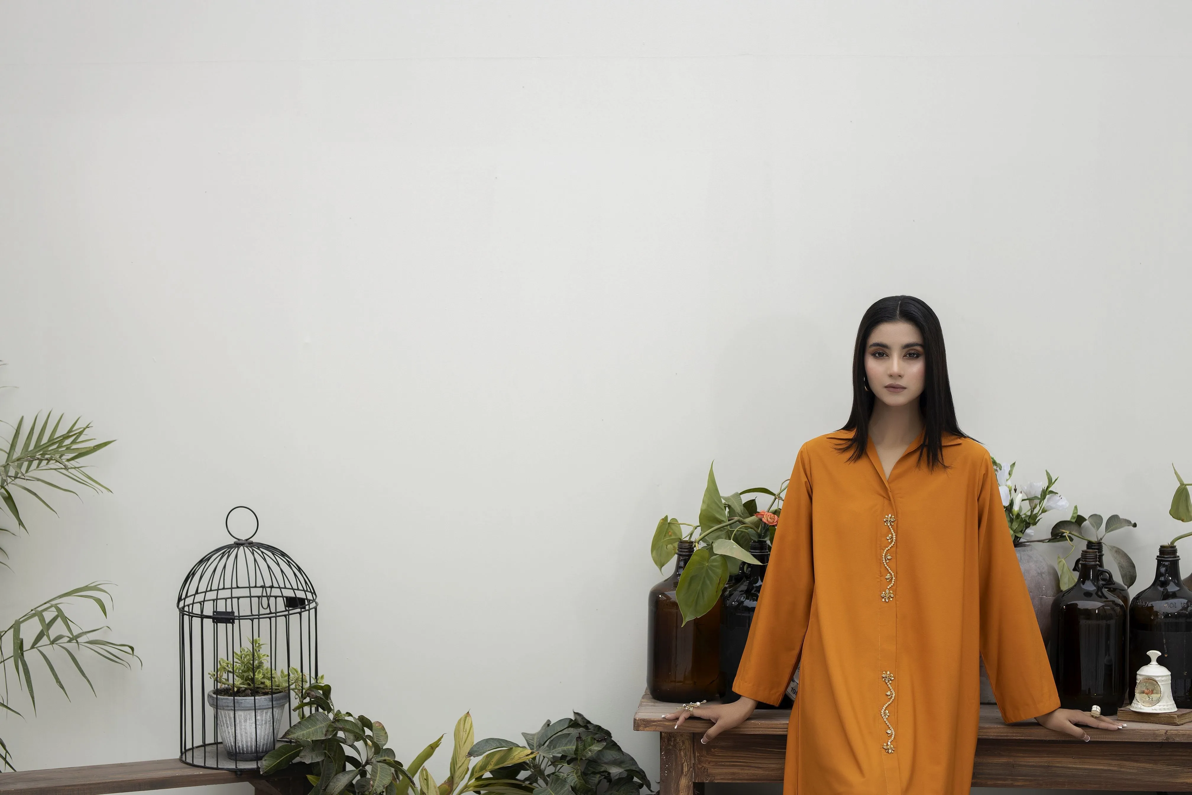 LUXURY SOLIDS BY AIN LSA1